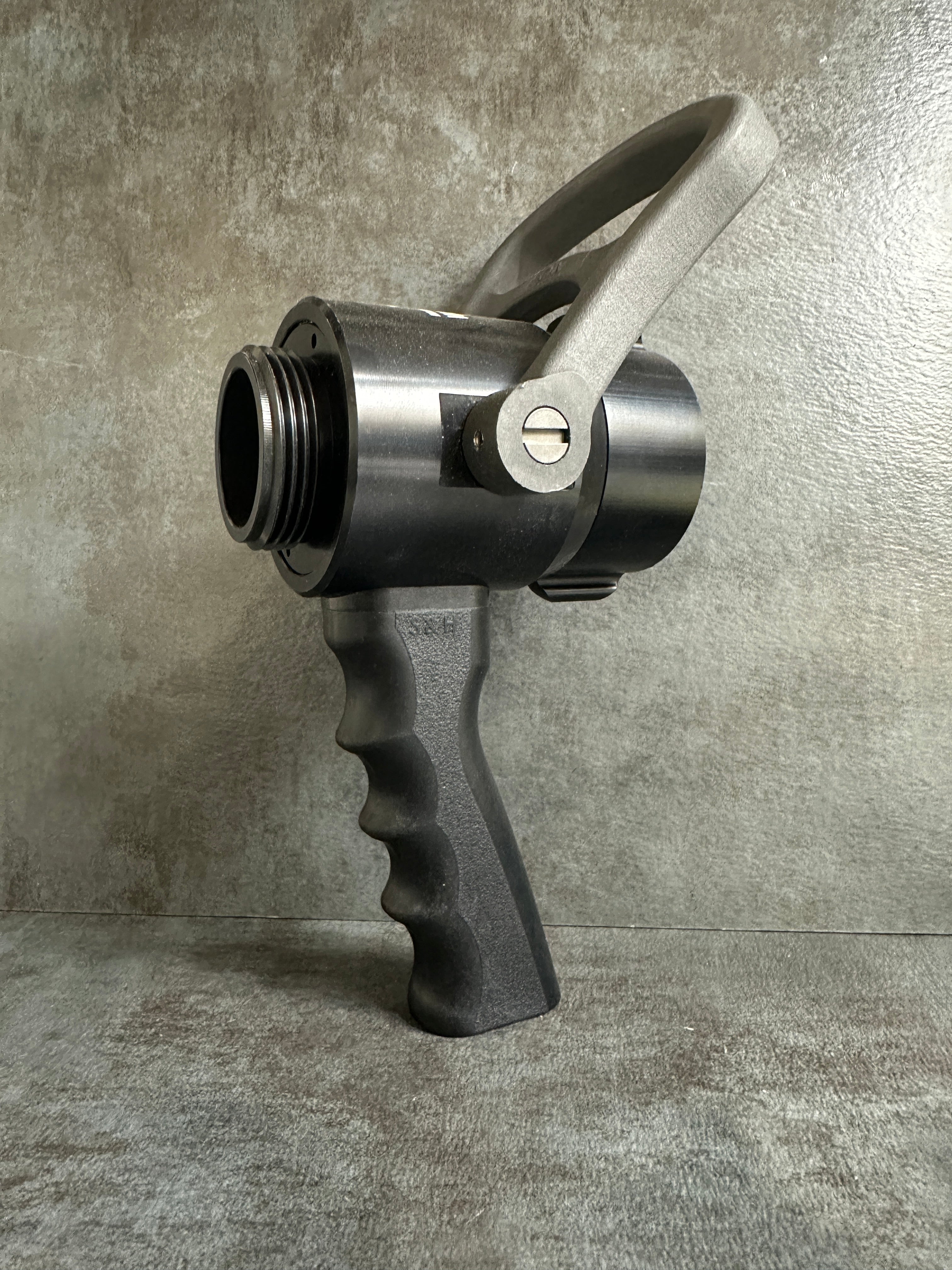 Watershield 1.5" Ball Shutoff W/ 1-1/2" Waterway, Pistol Grip, and full-time swivel - MODEL# WSV-FF-15PG