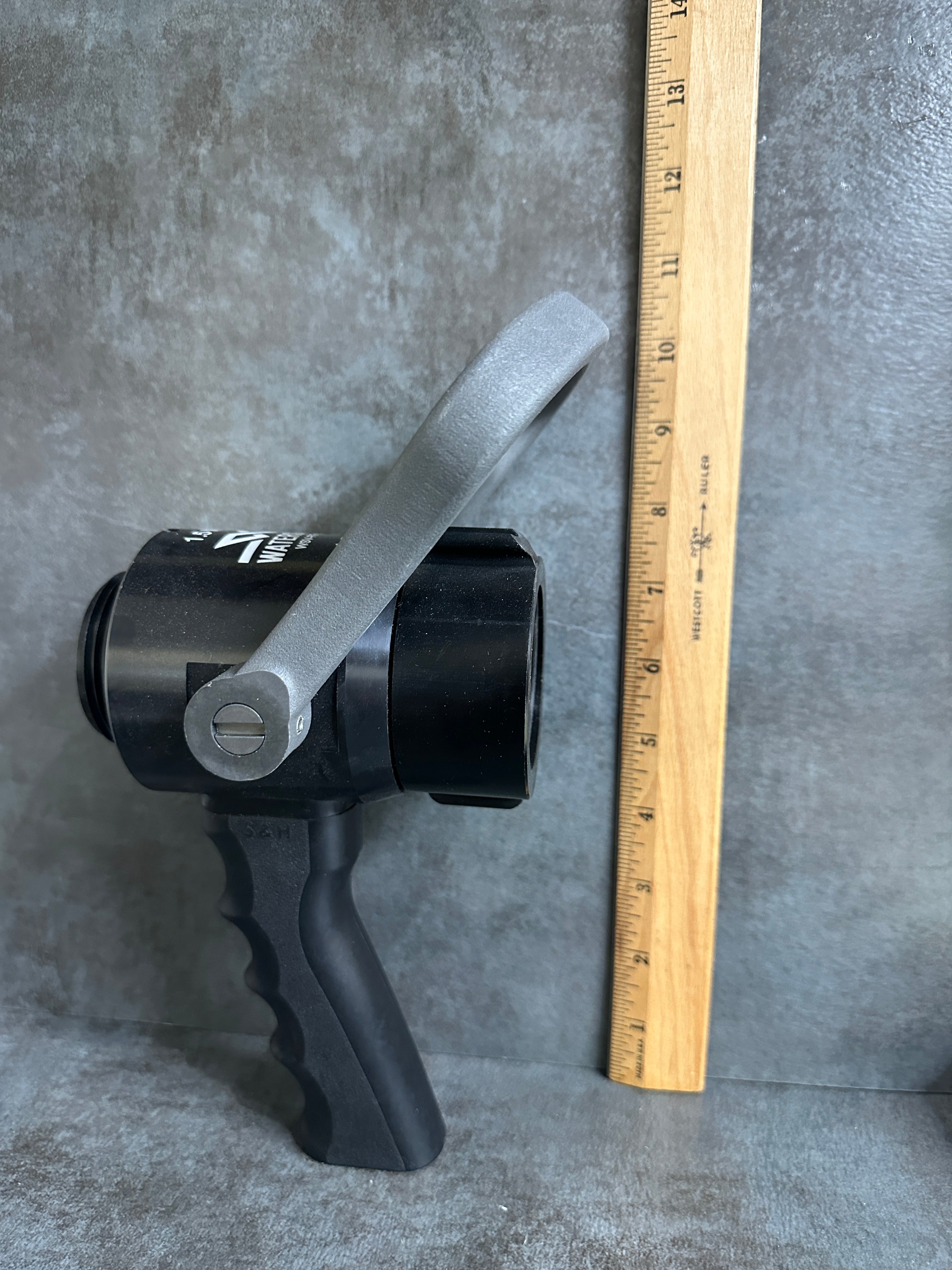 Watershield 1.5" Ball Shutoff W/ 1-1/2" Waterway, Pistol Grip, and full-time swivel - MODEL# WSV-FF-15PG